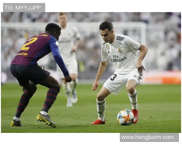 球星亲授足球射门技巧 提升射门精准度和爆发力的秘诀揭秘 球星亲授足球射门技巧 提升射门精准度和爆发力的秘诀揭秘