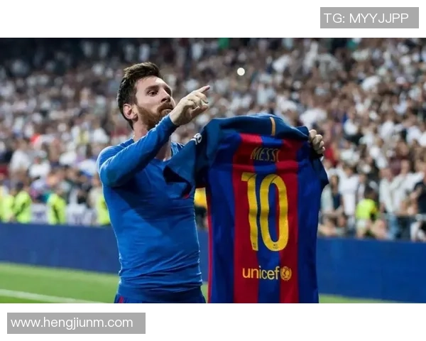 老一辈足球传奇球星经典瞬间回顾与辉煌历程解析 老一辈足球传奇球星经典瞬间回顾与辉煌历程解析