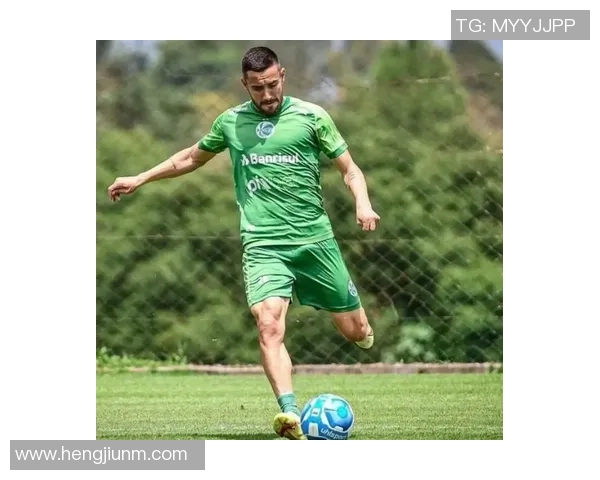 头型男足球球星魅力全解析从球场表现到个人风格全面解读 头型男足球球星魅力全解析从球场表现到个人风格全面解读